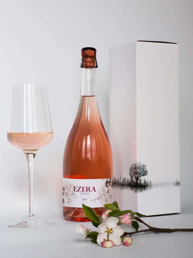 EZERA Brut rozā 75cl 8%  Gift box 